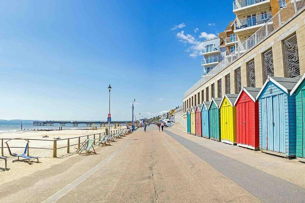 Spacious 4 Bed Rooms, Parking, Garden And Near Parks, Beaches And University Bournemouth Buitenkant foto