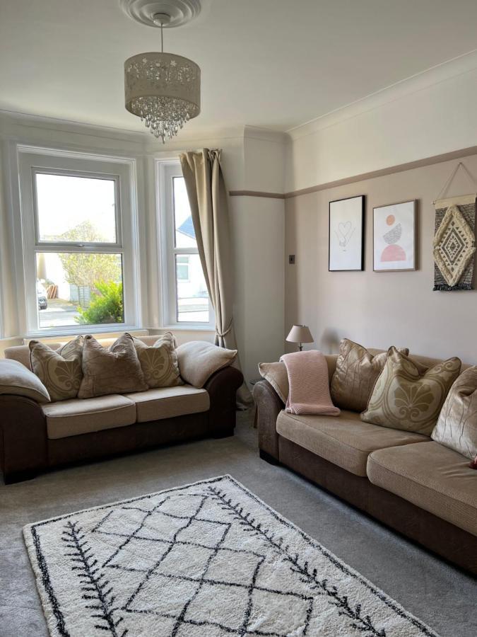 Spacious 4 Bed Rooms, Parking, Garden And Near Parks, Beaches And University Bournemouth Buitenkant foto