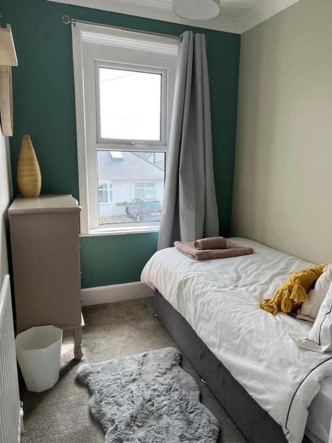Spacious 4 Bed Rooms, Parking, Garden And Near Parks, Beaches And University Bournemouth Buitenkant foto